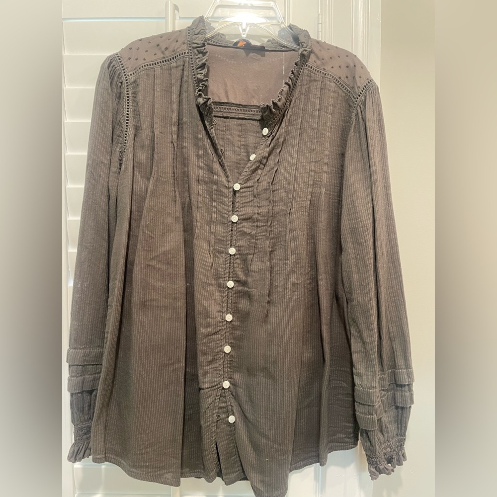 Quince Charcoal ButtonUp peasant 100% organic cotton pintucks medium long sleeve